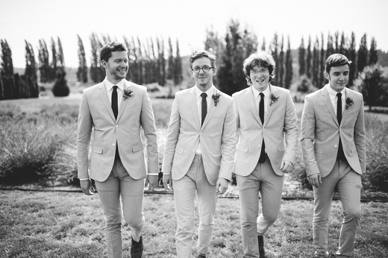 CarinaSkrobeckiPhoto_Susanna&Andrew_WoodinvilleLavenderFarm085