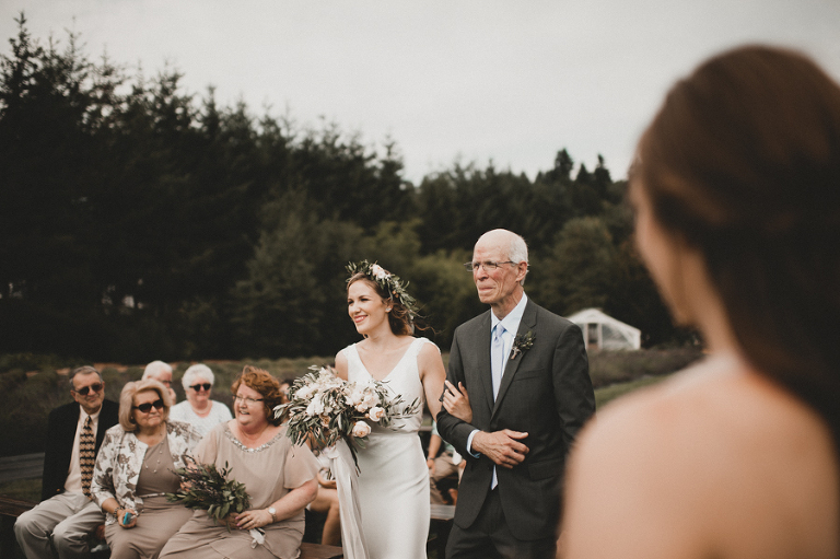 CarinaSkrobeckiPhoto_Susanna&Andrew_WoodinvilleLavenderFarm095