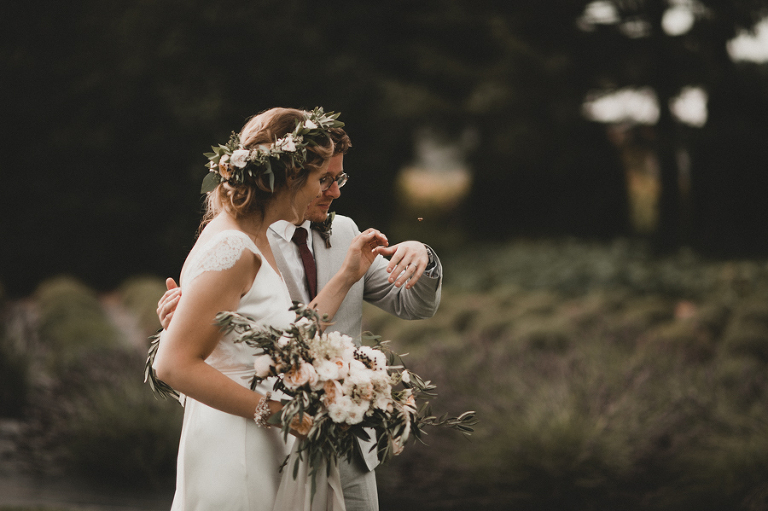 CarinaSkrobeckiPhoto_Susanna&Andrew_WoodinvilleLavenderFarm113