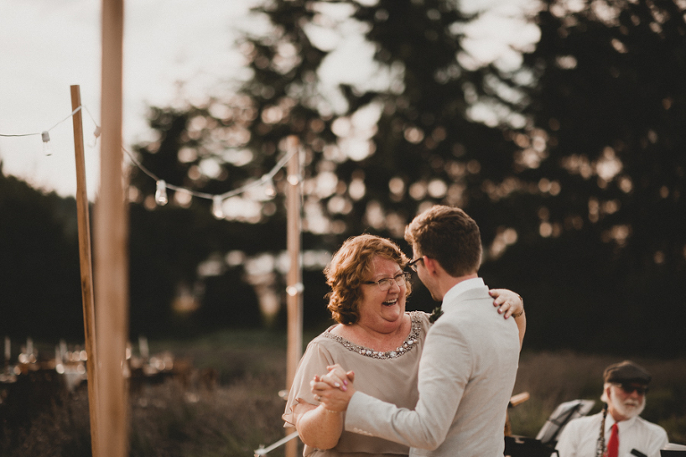 CarinaSkrobeckiPhoto_Susanna&Andrew_WoodinvilleLavenderFarm151