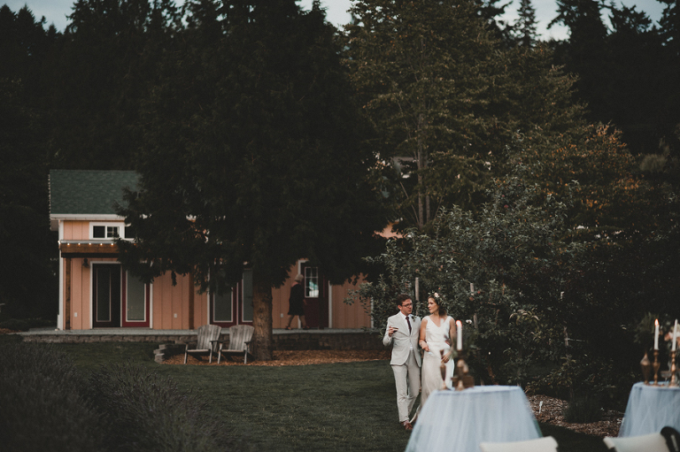 CarinaSkrobeckiPhoto_Susanna&Andrew_WoodinvilleLavenderFarm172